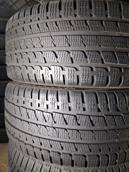 235/45 18 Kumho Izen kw 27 шини б/в зима Комплект