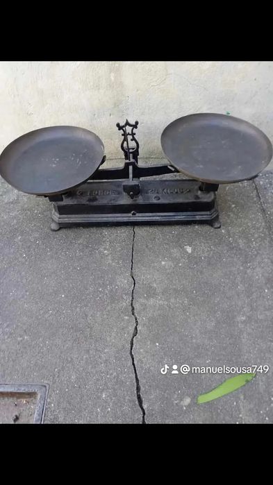 Vendo esta balança muita bonita bom estado