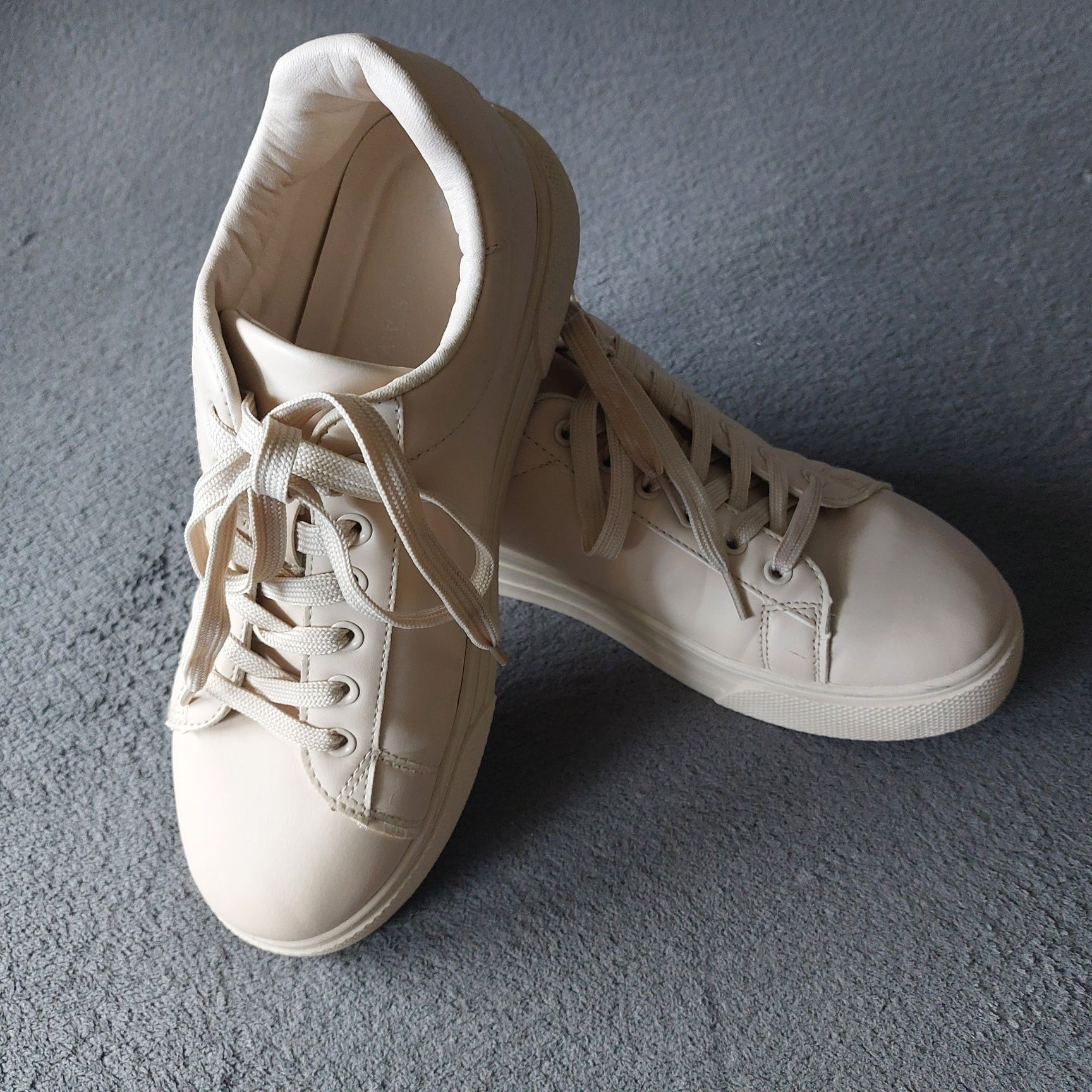 Sneakersy kremowe 39