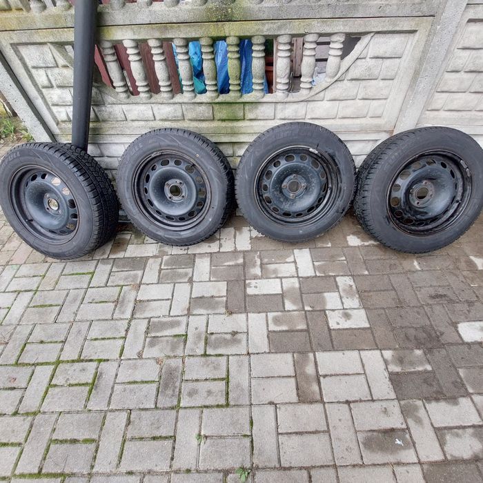 Koła zimowe 215x60xr16/ET32/4x108