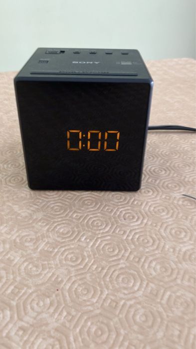 Radio despertador sony ICF-C1