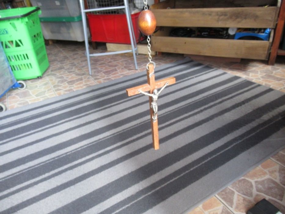 Crucifixo grande em madeira