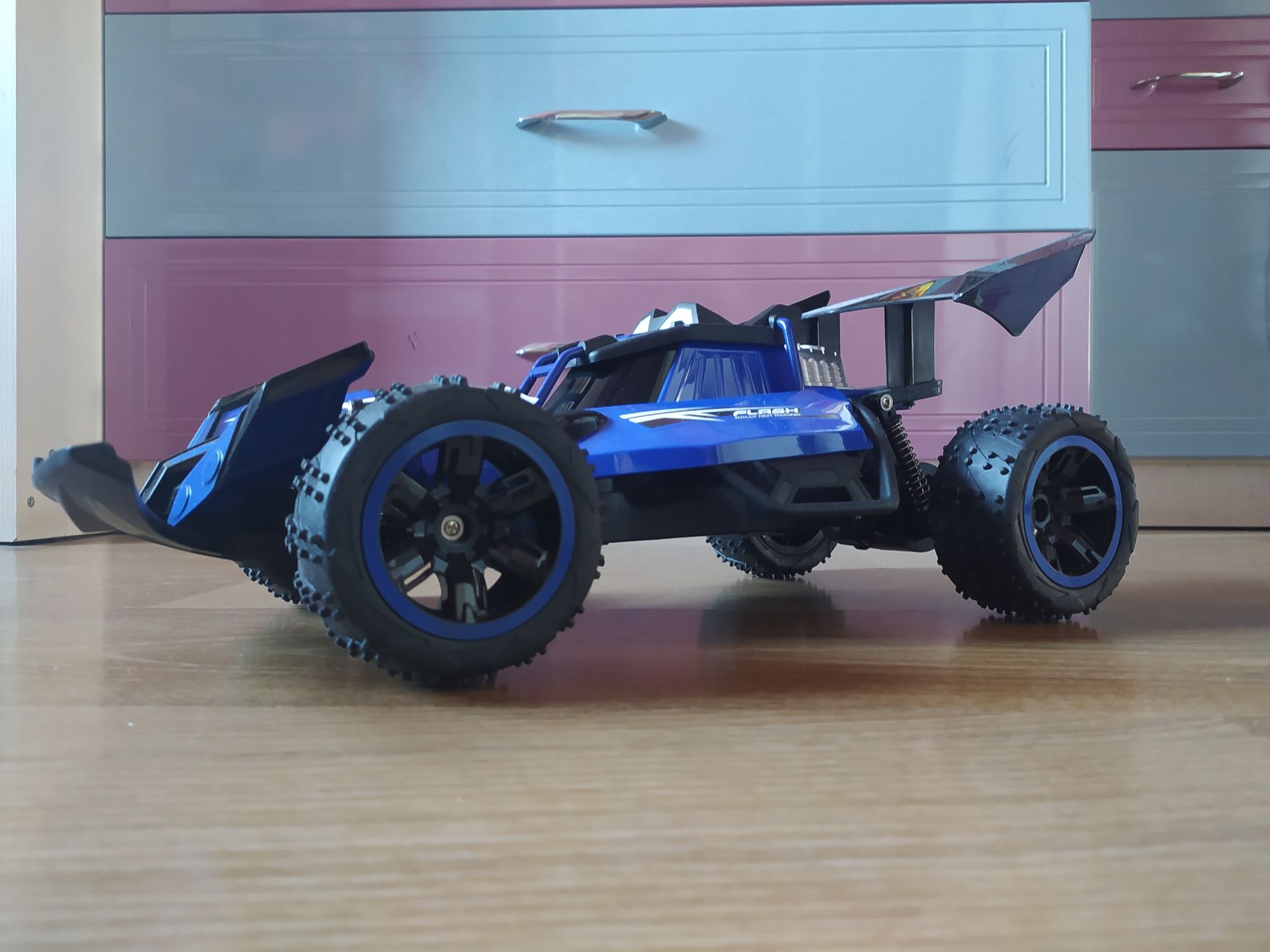 машинка на радиоуправлении, 1:10, 2wd