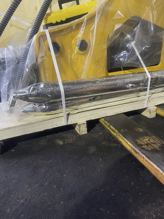 Гідро молот новий