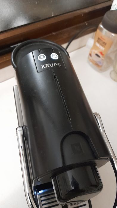 Vendo máquina de café pixie da nespresso impecável