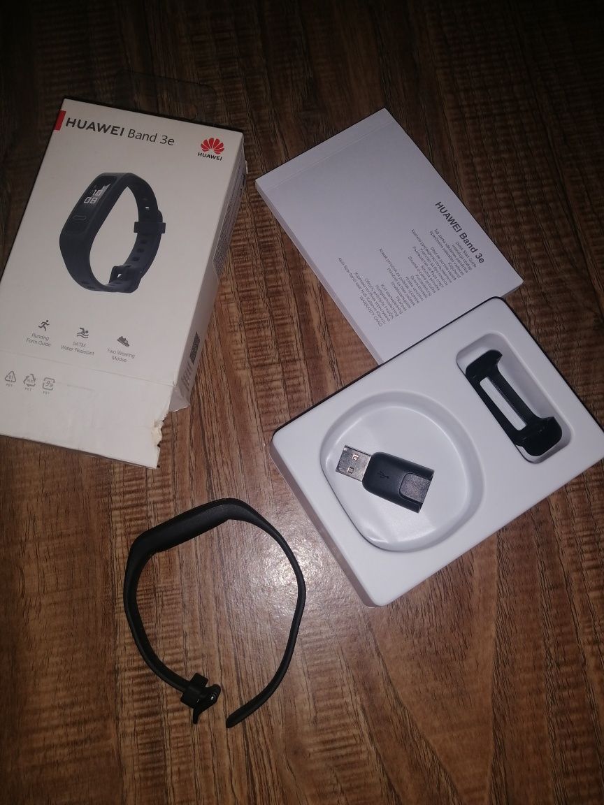 Фітнес-браслет Huawei Band 3e