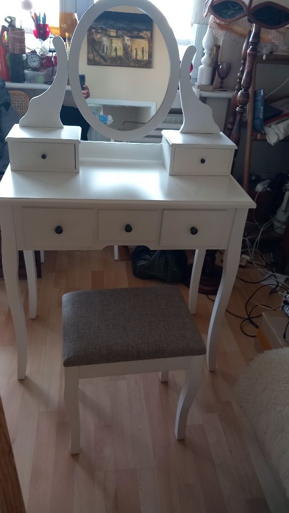 Toaletka z taboretem z drewna 40x80 Jysk