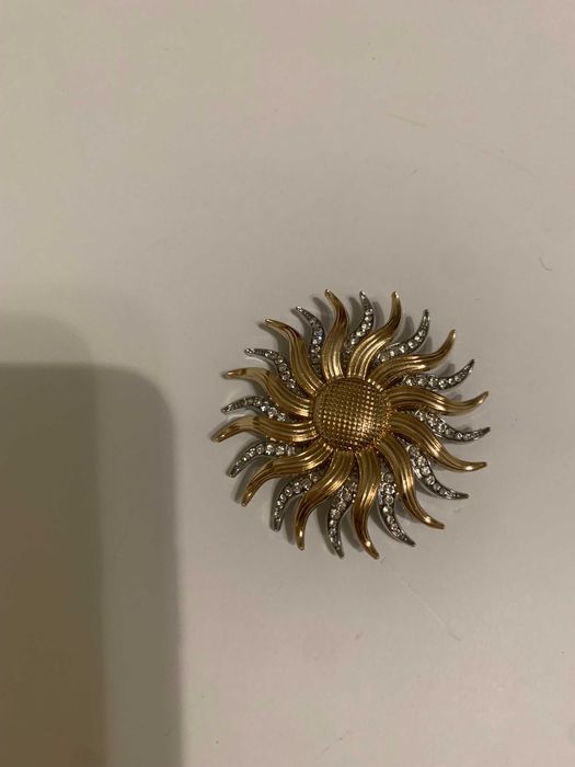 Брошка "Солнце" красивая