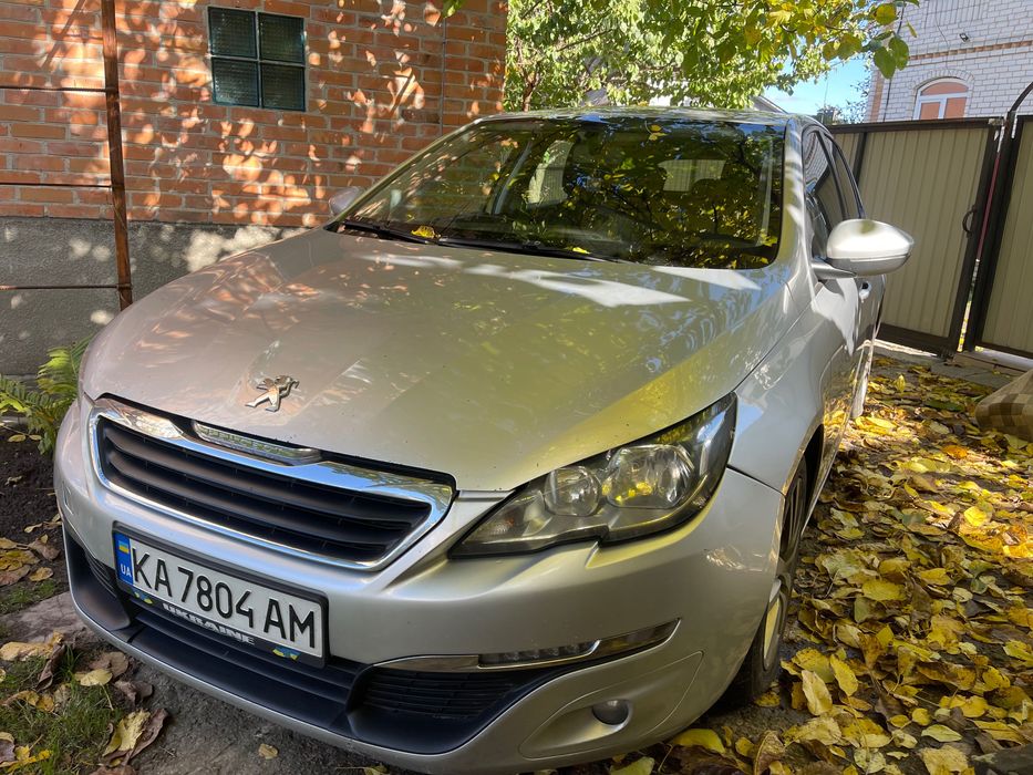 Продам автомобіль Пежо 308 2016