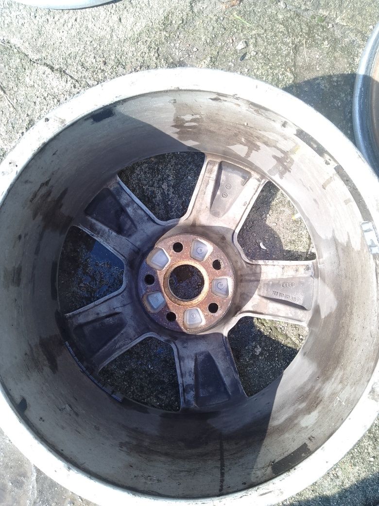 Диски R18 оригінальні ауді