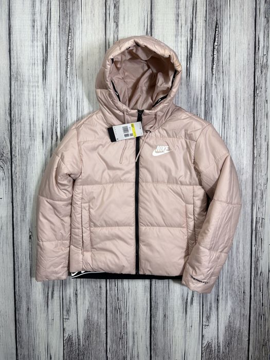 Nike куртка оригинал женская новая S