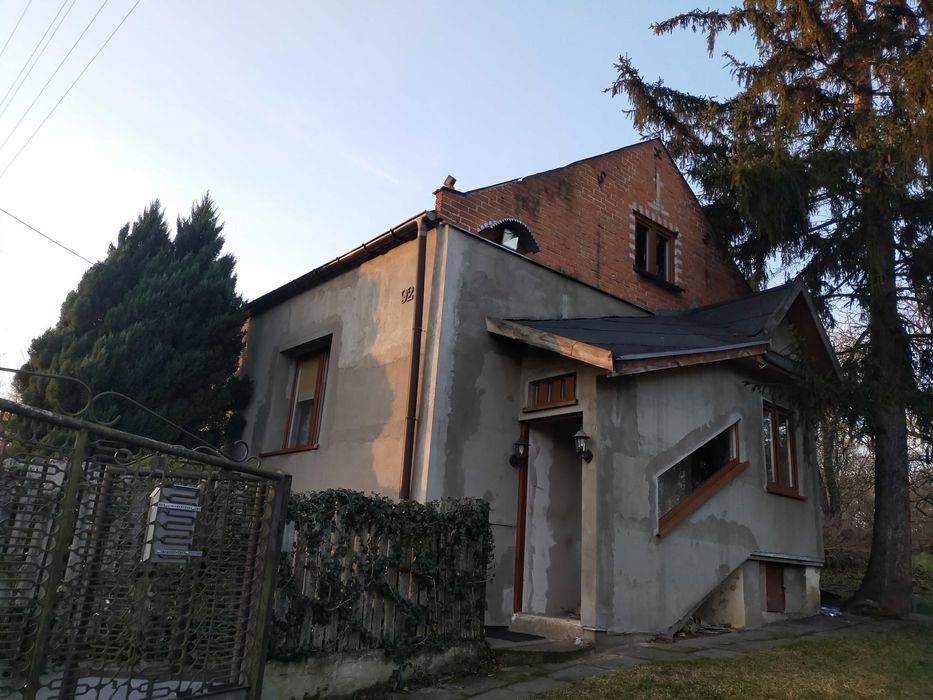 Dom z zabudowaniami 0,30 ha