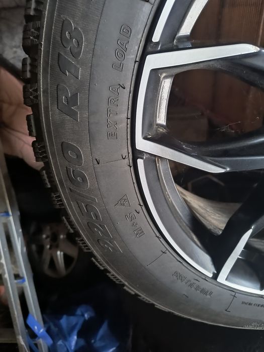 Koła  z oponami zimowymi jeep cheroky