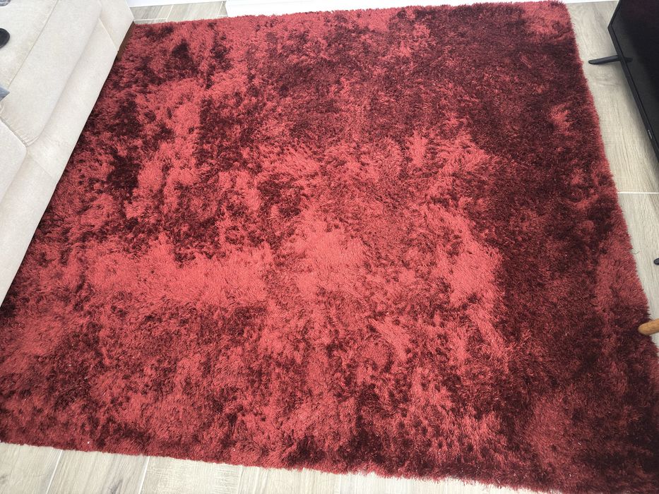 Tapete vermelho Semi-novo.