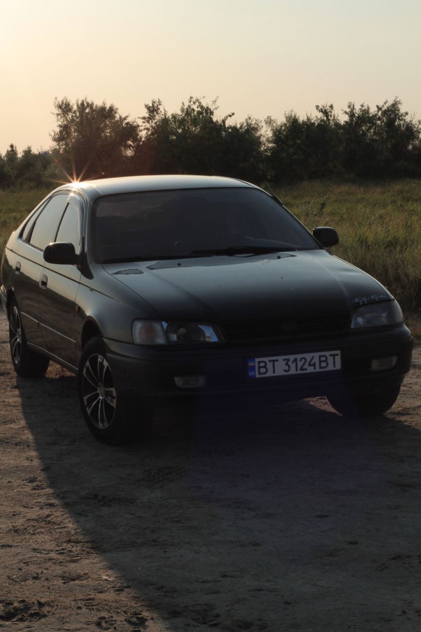 Продам Toyota Carina 1.6