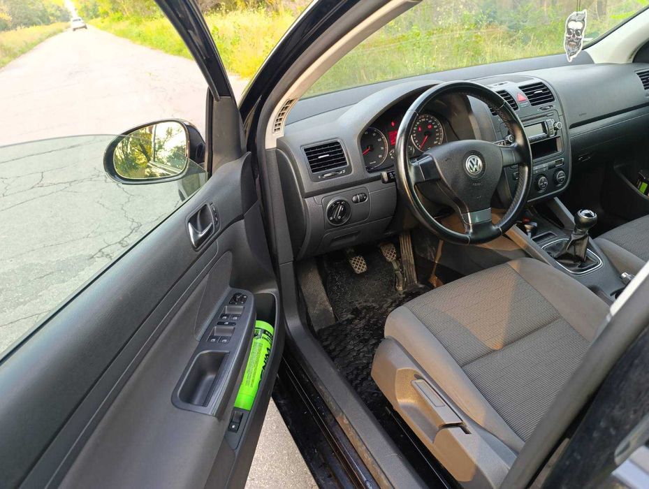 Volkswagen Golf 2008 1,6 МРІ