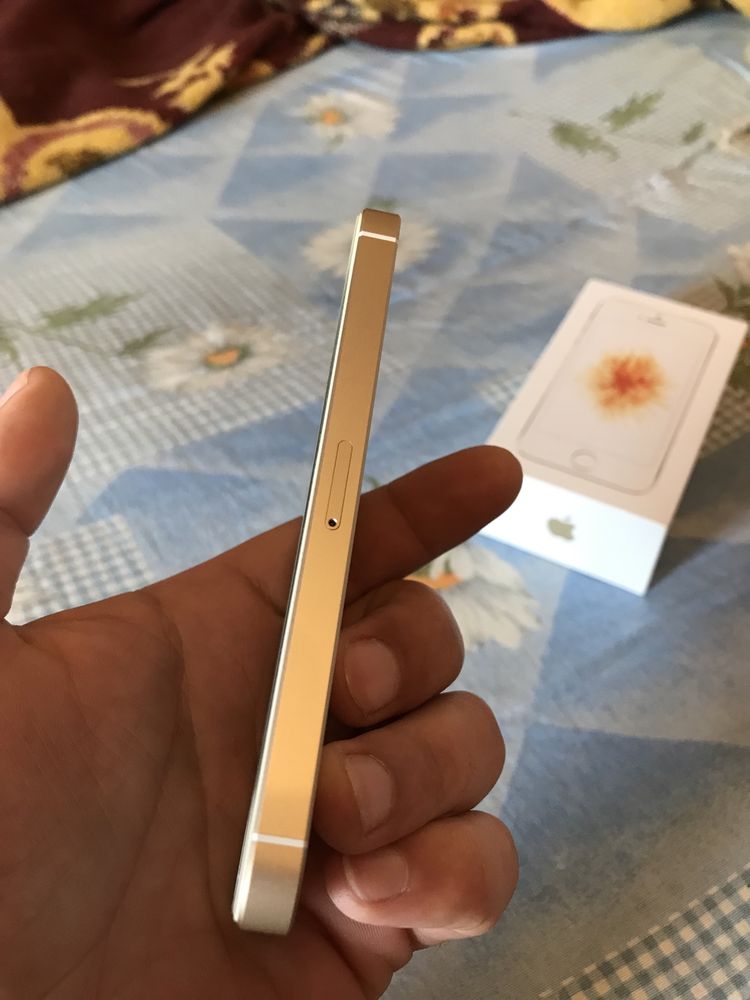 Продам iphone se gold 32gb