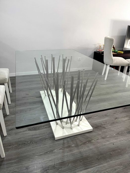 Mesa de Jantar c/ tampo de vidro