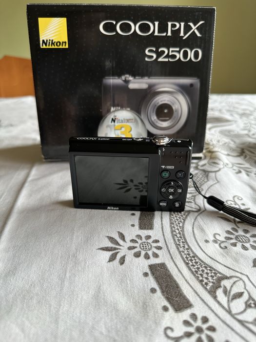 Nikon Coolpix S2500 - Como nova na caixa