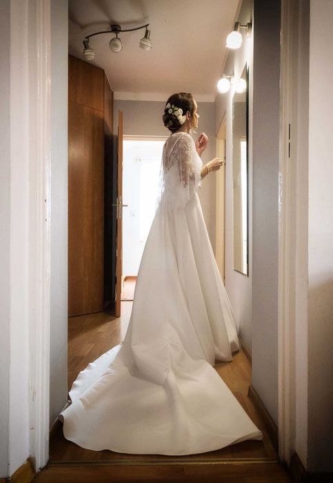 Suknia ślubna z trenem