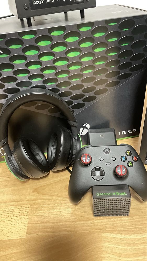 Sprzedam konsole Xbox Series X