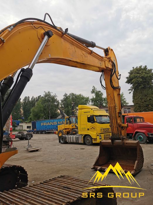 Гусеничный экскаватор JCB JS 290