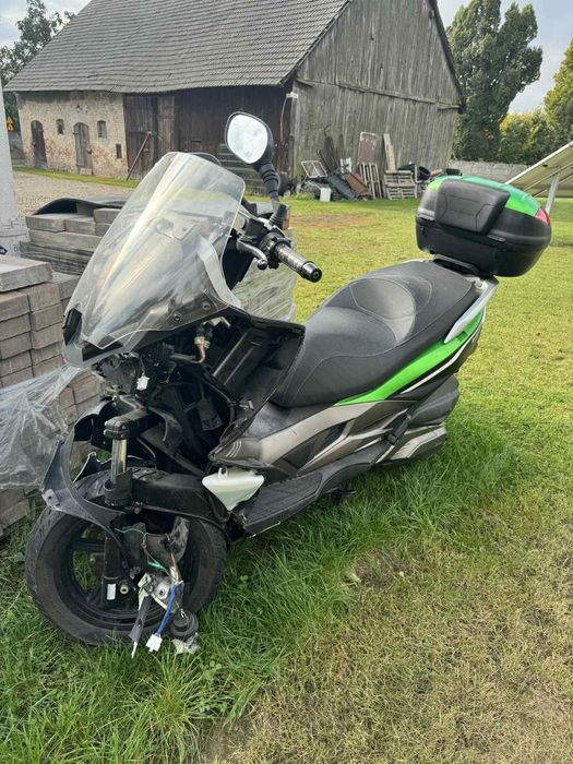 Kawasaki j300 uszkodzony