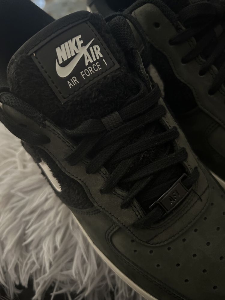 Nike Air Force 1 rozm. 39 nowe czarne z futerkiem przy logo