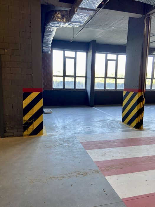 Продам паркомісце Auroom Lounge Черг 1