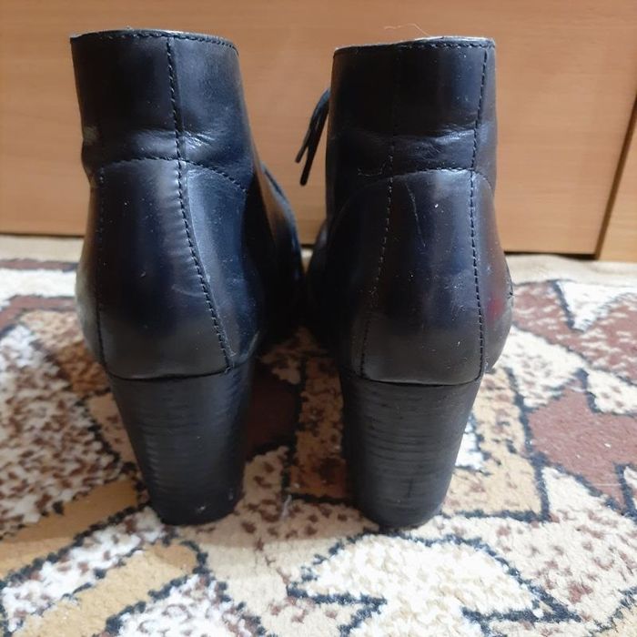 чорні ботильйони dr martens viviana 39