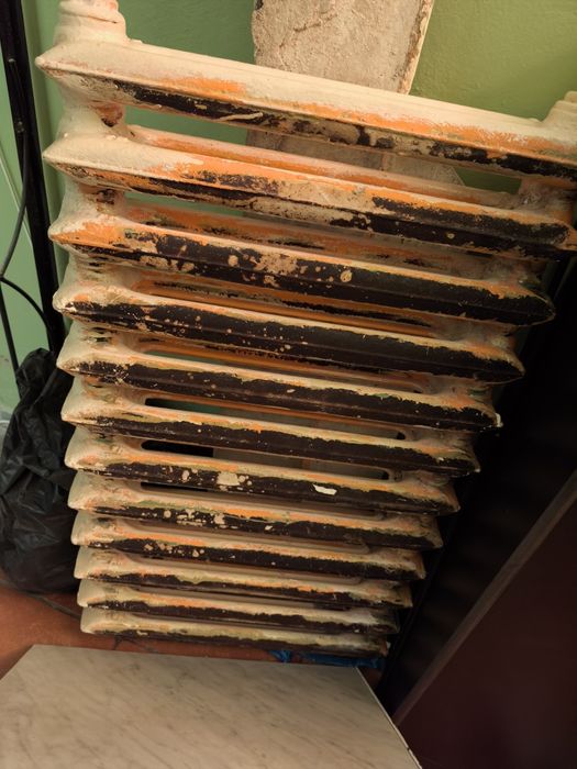 Grzejnik żeliwny  12 żeber