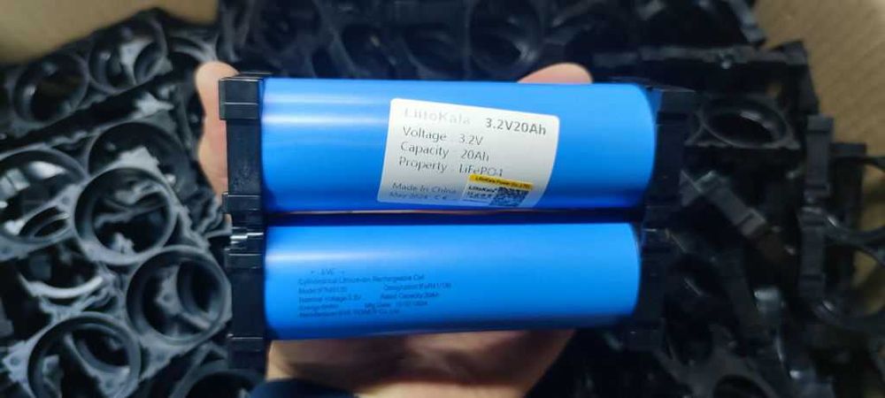 Холдер 40135 для складання акумуляторів тримач LiFePO4 батарей