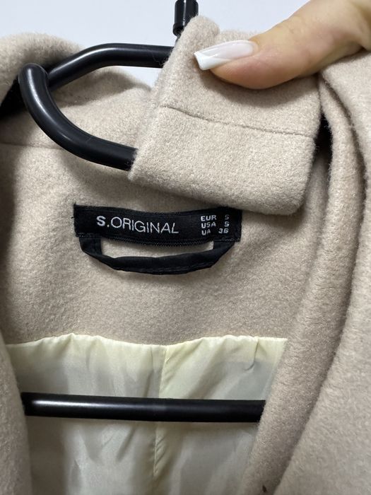 Жіноче пальто міді