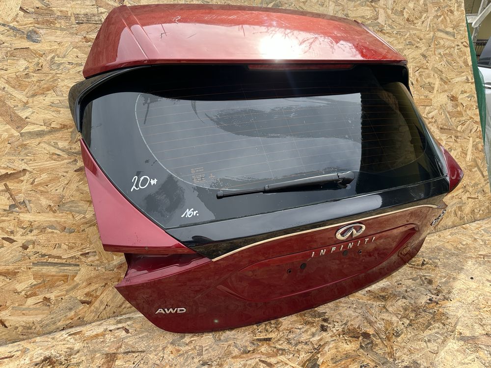 Infiniti Q30 s 16r klapa bagaznika kompletna