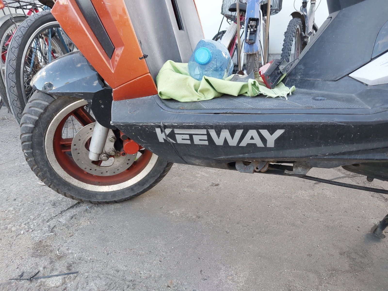 Skuter keeway dwusów na części