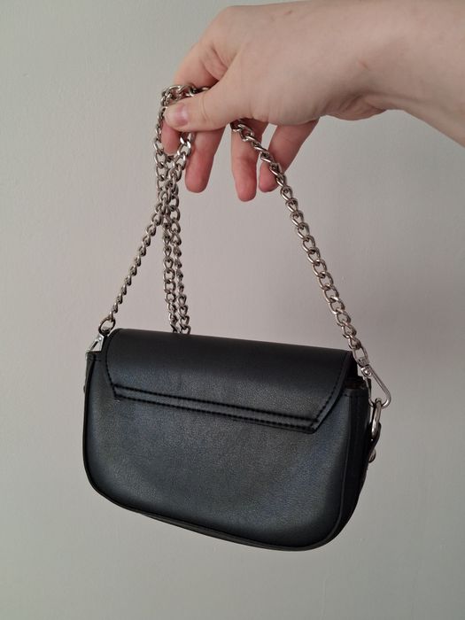 Сумка через плече на ланцюжку