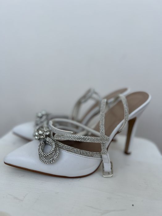 Білі святкові / весільні туфлі