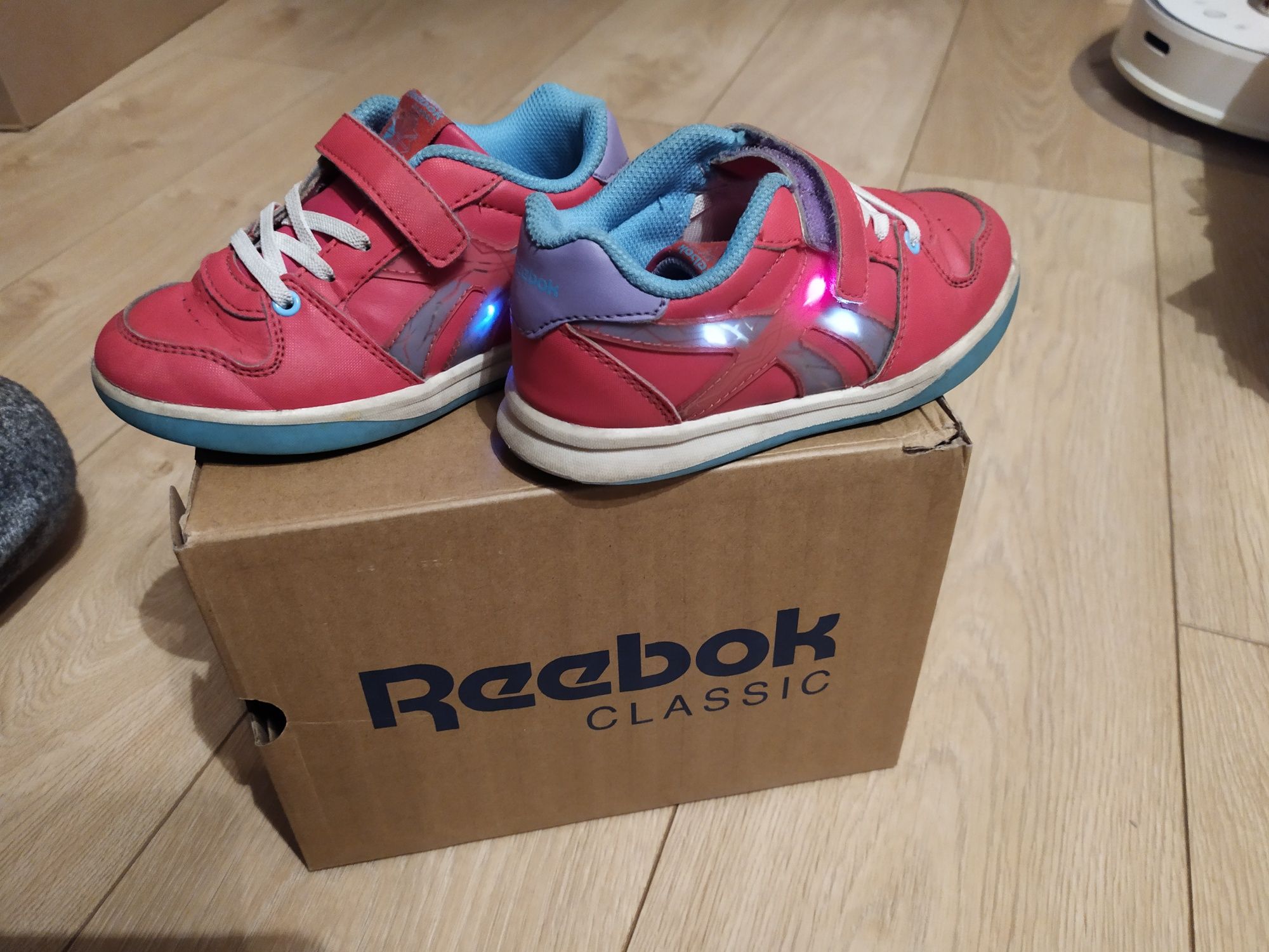 Buty świecące sneakersy Reebok classic step and flash r. 26,5