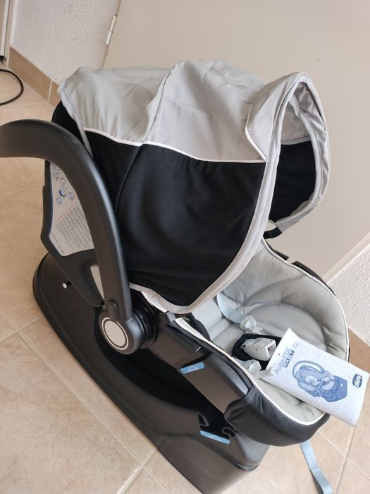 Vendo "Ovo" (cadeira carro para bebé) da coleção Trio Living da Chicco