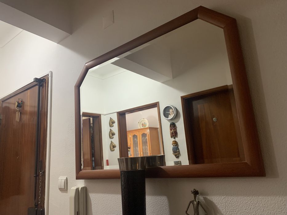 Espelho Moldura em Madeira