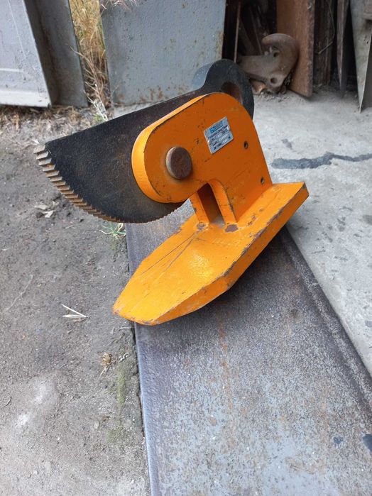 Захват по металу 2,5 т.