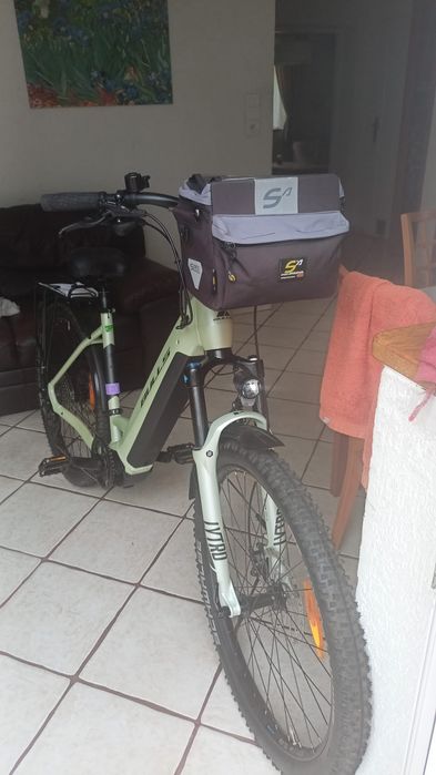 Sakwa na kierownicę 31,8. Sport Arsenal na stelażu. Unikat