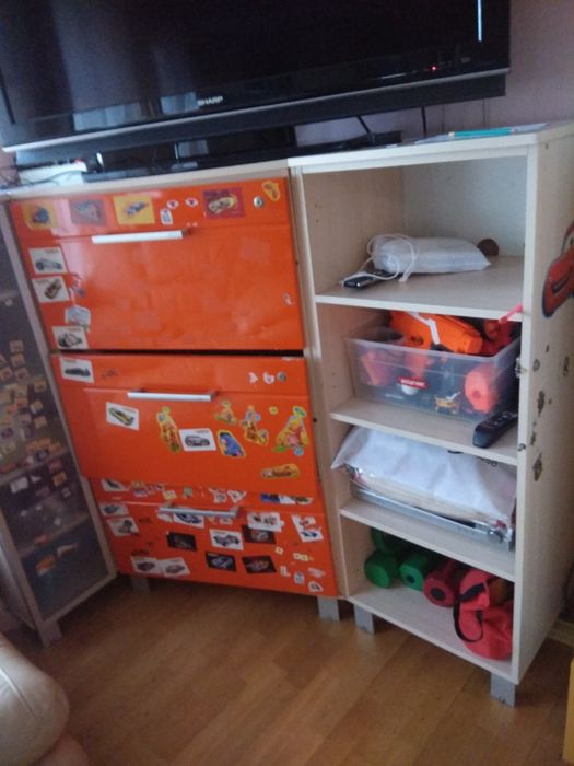 Продам высокую тумбу под телевизор