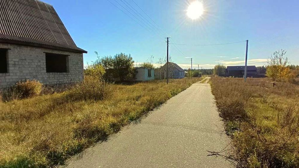 Продам коробку та 16сот.землі в с.Зурівка.Тихе місце.Від Києва 47км.