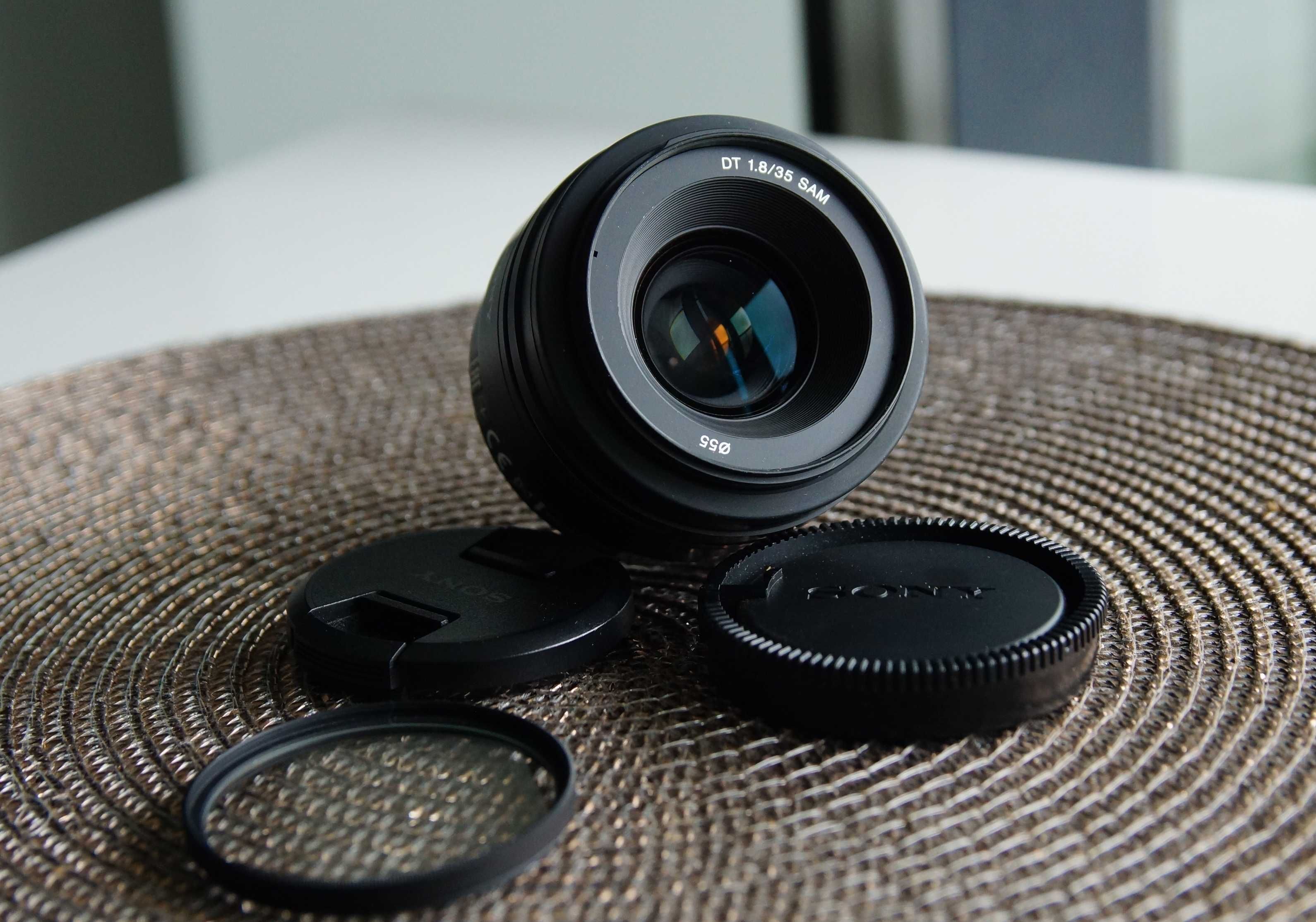 Obiektyw Sony DT SAM F1.8 35mm  Sony A + Filtr  UV Super stan SAL35F18