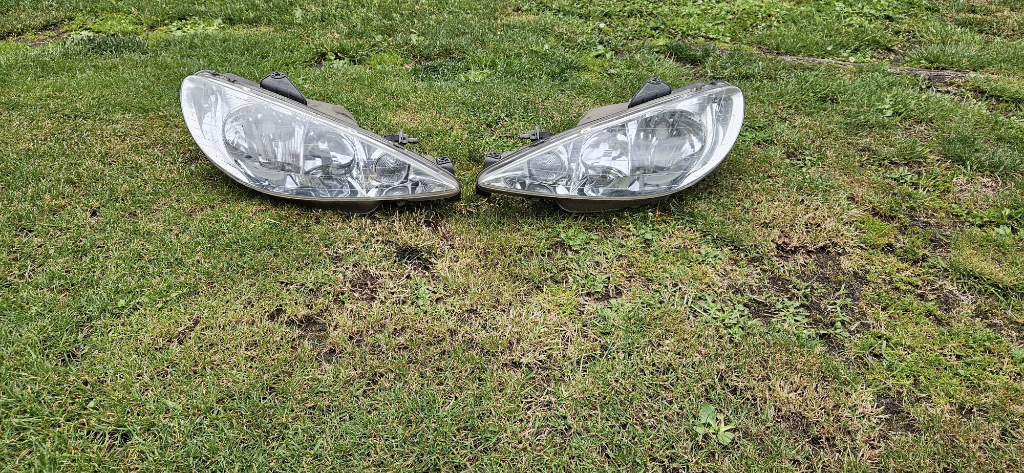 Lampy Pegueot 206