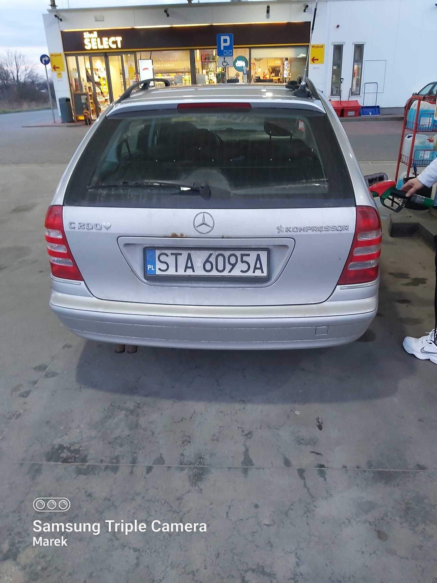 Mercedes-Benz C200