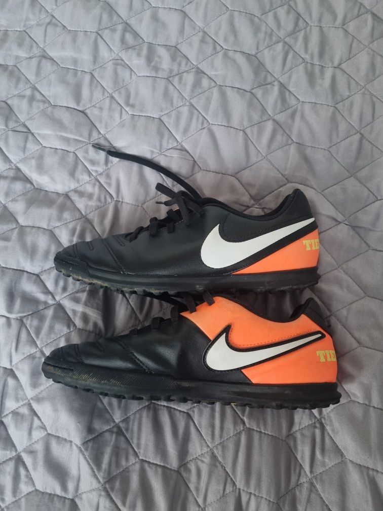 Buty piłkarskie nike rozmiar 38,5