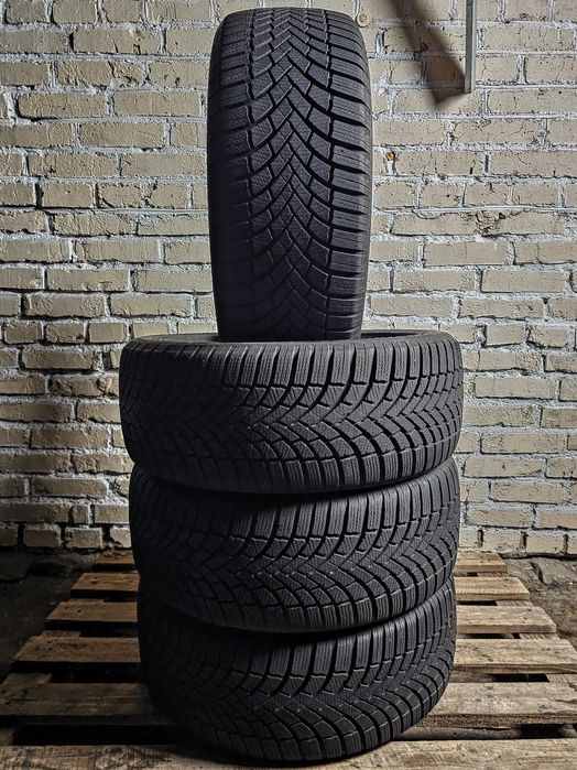 Зимові 225/50r17 Bridgestone | 8mm | 2022 | Стан нових | Преміум шини