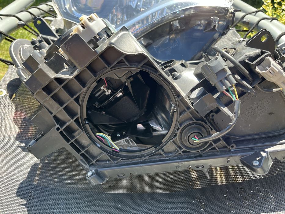 Lampy reflektory przednie lewa prawa komplet Toyota Rav4 hybrid IV lif